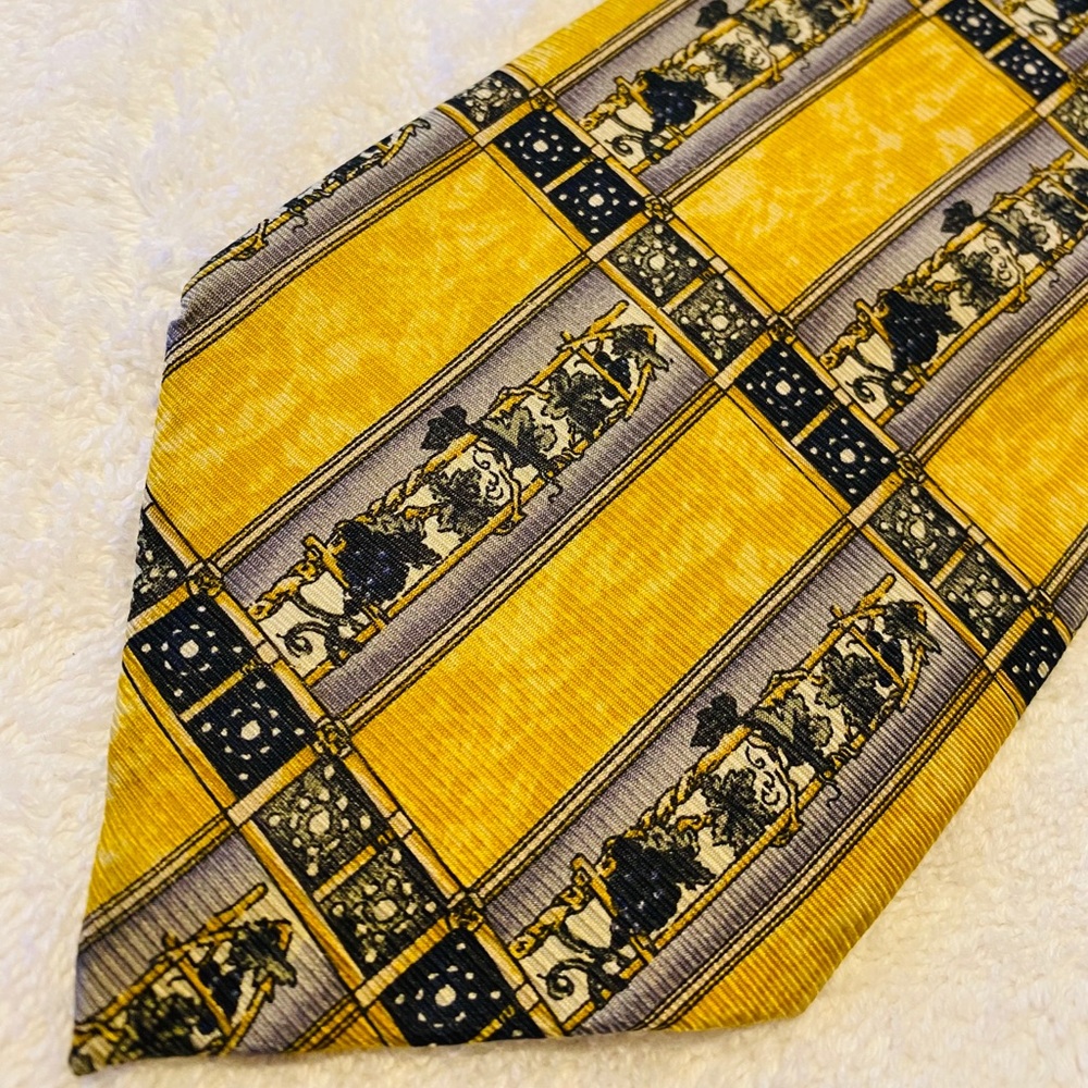 Brand New Trendy Tie By GUY LAROCHE